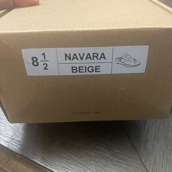 WOMEN'S JOURNEE COLLECTION NAVARA SANDALS 8.5 - Picture 6 of 6